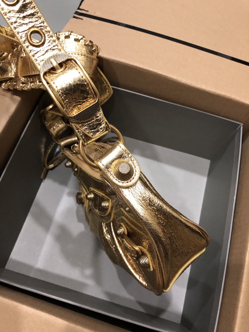 Ba1en*iaga le cagole bags